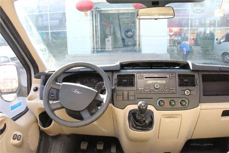 Ford Transit V348 Ambulance